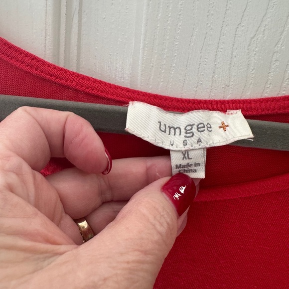 Umgee Bold Red Top - Picture 2 of 3
